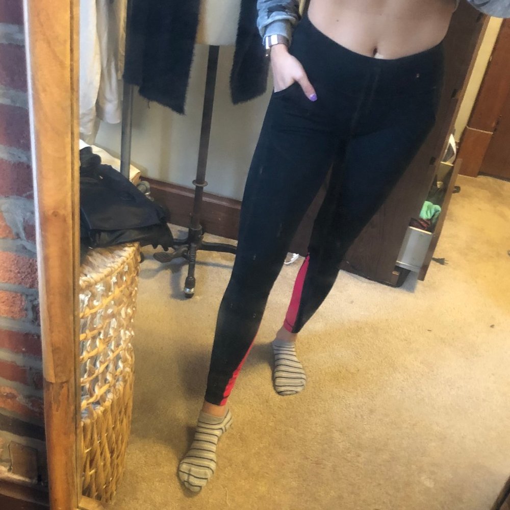 Under Armor Black & Pink Leggings Sz S